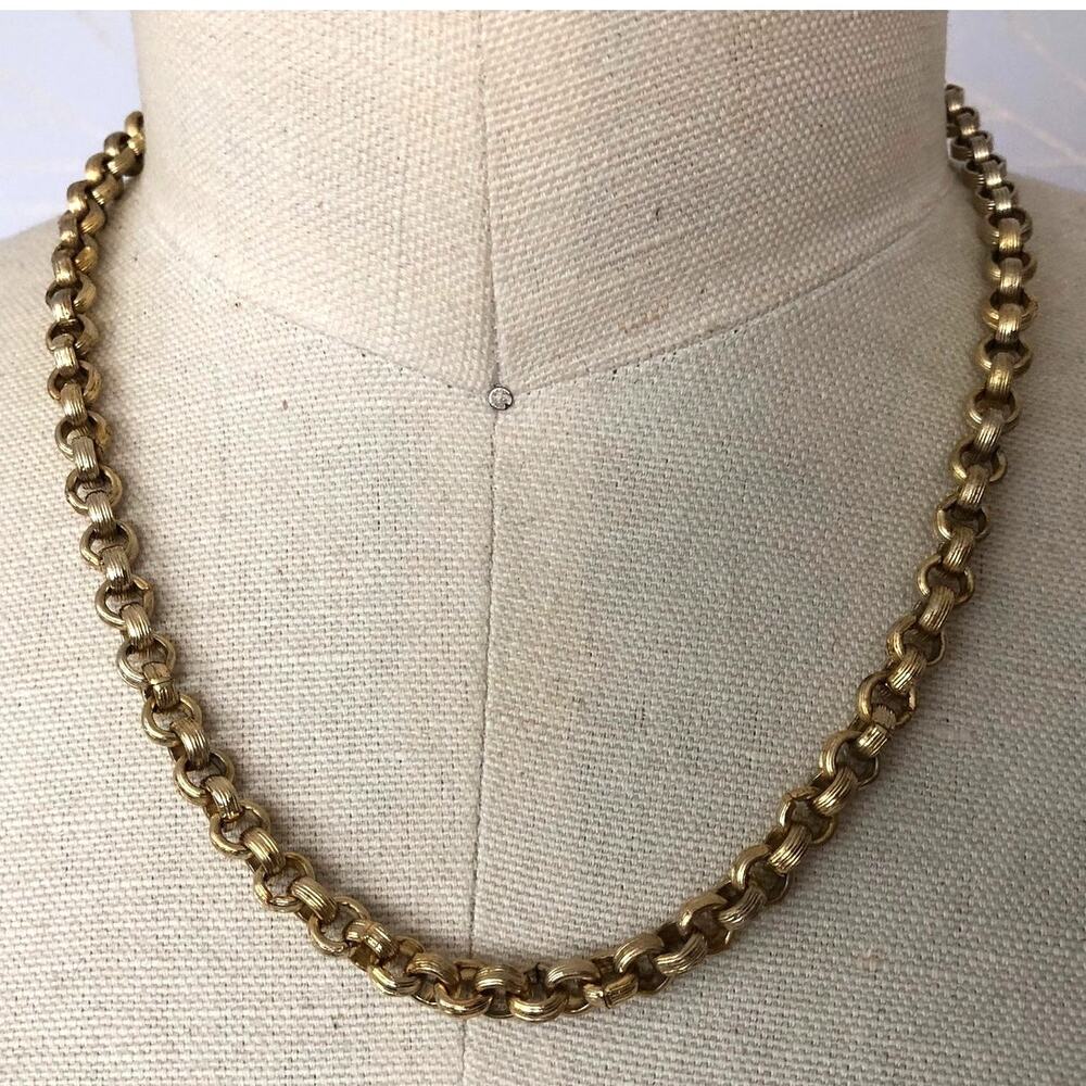 Vintage Gold-Tone Interlocking Circle Link Necklace 16.5” Classic Chain Layering
